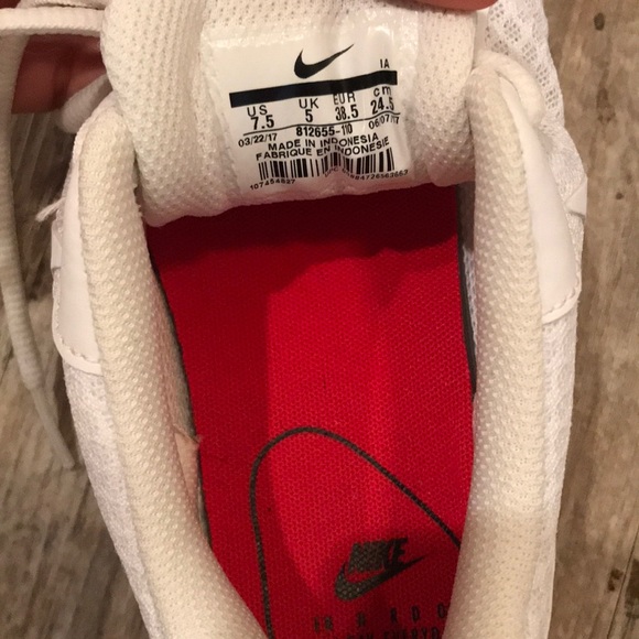 Nike’s - Picture 2 of 3